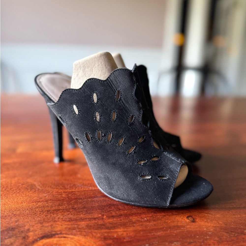 Black Suede Stiletto Cutout Heels Peep Toe Scalloped Edge Xappeal Womens Size 8